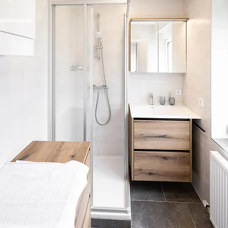 Luxury Sedda Bed, Nespresso, Netflix *