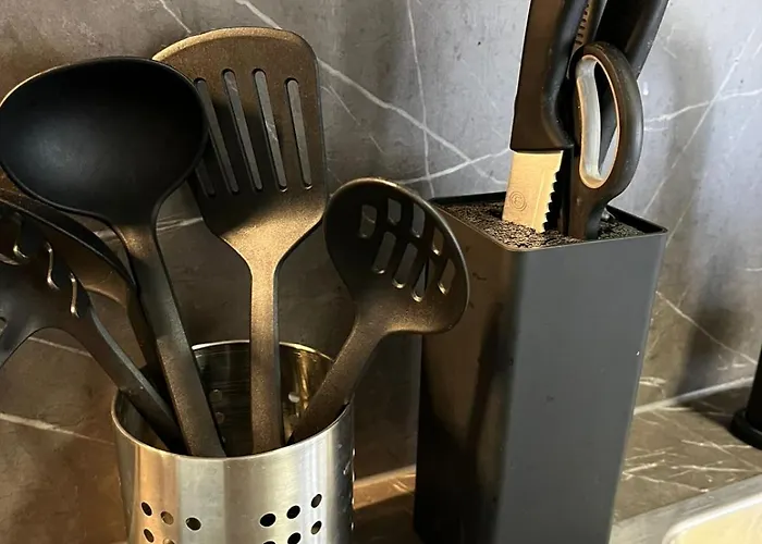 Luxury Sedda Bed, Nespresso, Netflix Linz